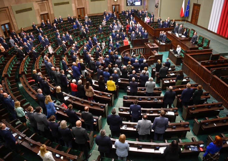 Z. Kuźmiuk: Ustawa o mrożeniu rosyjskich aktywów i embargu na węgiel, ostatecznie przyjęta przez Sejm