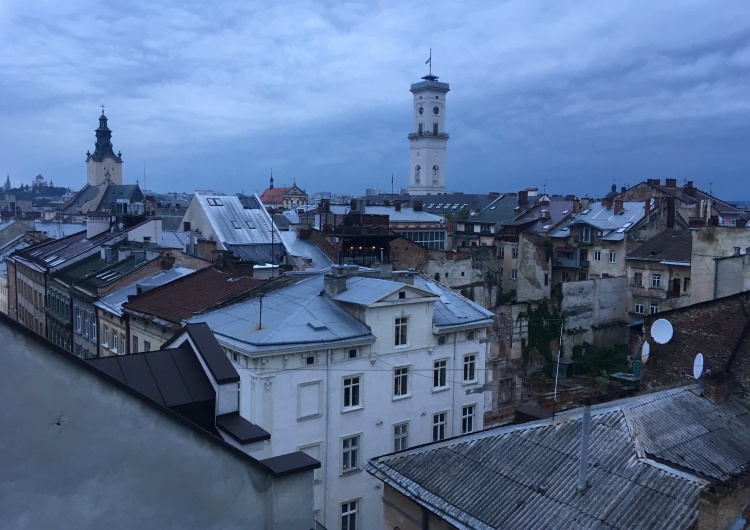 Lwów Atak rakietowy na Lwów. Władze lokalne: W atakach rakietowych na Lwów zginęło sześć osób