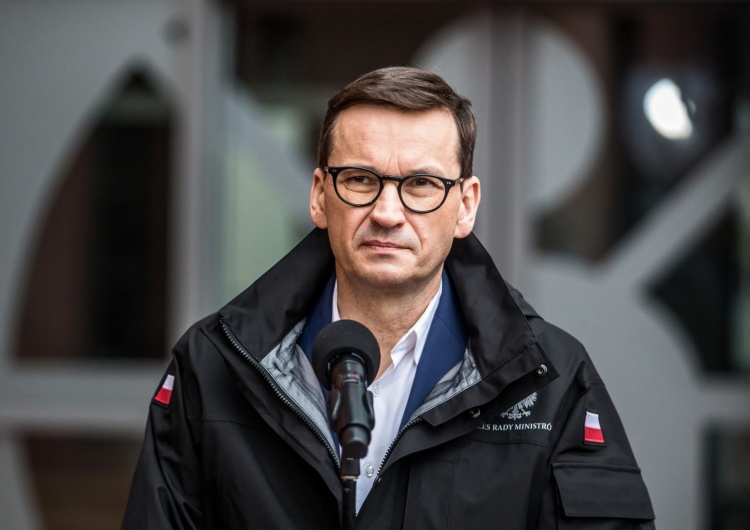 Premier RP Mateusz Morawiecki Premier Morawiecki pisze o trwającej wojnie. Podał, ile procent populacji Polski stanowią uchodźcy