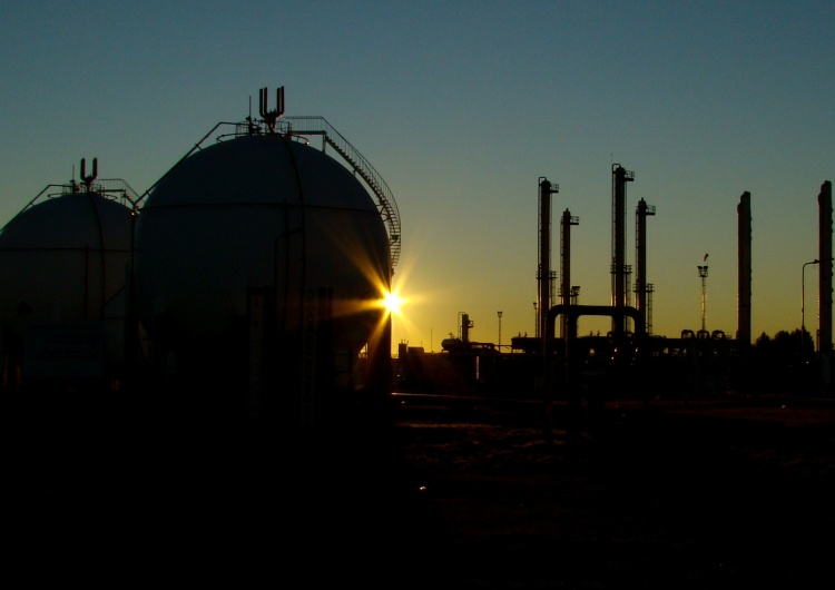 Rosja nie będzie liderem produkcji LNG Media: Unijne sankcje torpedują plany Rosji w kwestii LNG