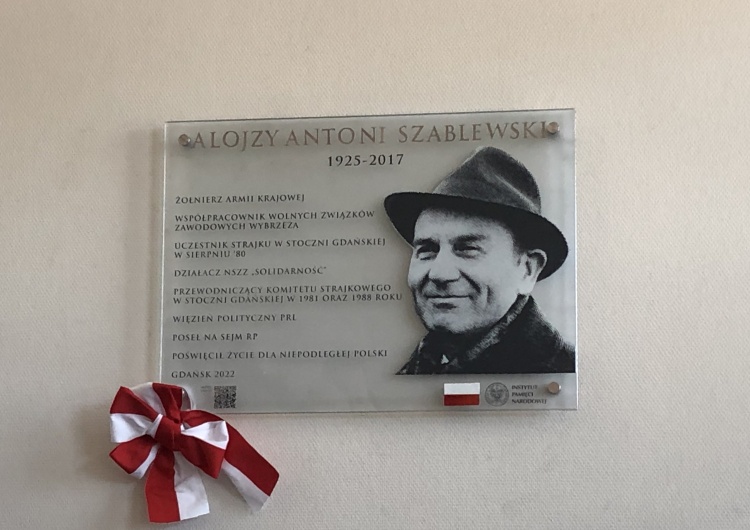 Uroczyste odsłonięcie tablicy Alojzego Szablewskiego w siedzibie gdańskiej Solidarności