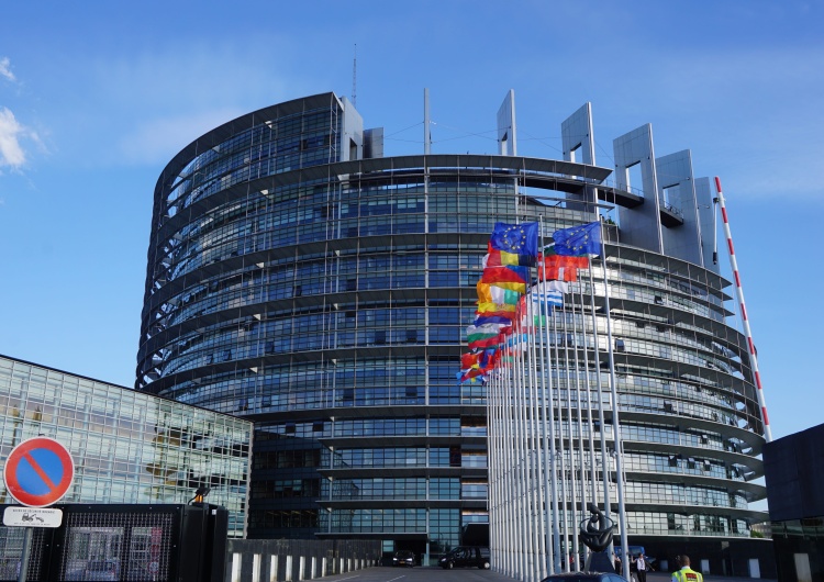 Z. Kuźmiuk: Europosłowie PO i Lewicy przygotowali w PE „świętowanie” 3 maja. Wprowadzili do porządku obrad debatę na temat Polski