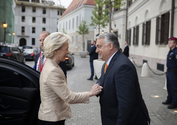 Wiktor Orban i Ursula von der Leyen Ursula von der Leyen spotkała się z Wiktorem  Orbánem. Czy będzie embargo na rosyjską ropę?