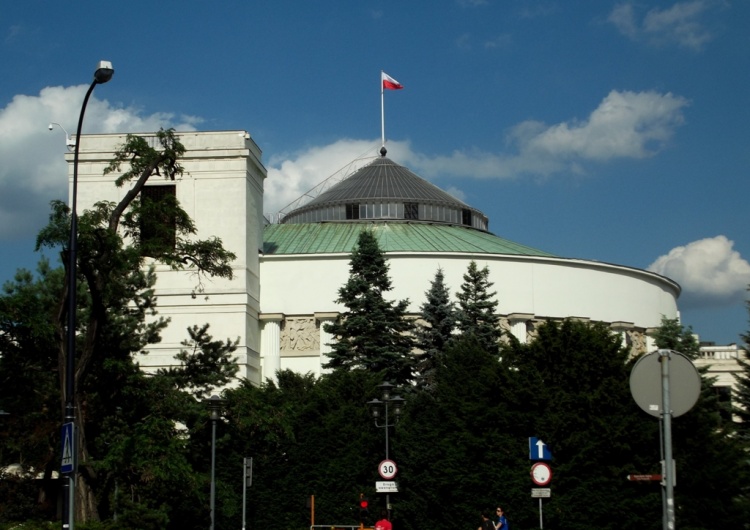 Sejm RP [SONDAŻ] Według badania dla OKO.press opozycja… miażdżąco wygrywa z PiS