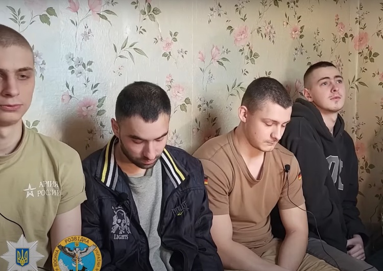 Rosyjscy jeńcy  „Zabił pięciu”. Rosyjscy jeńcy twierdzą, że rosyjscy oficerowie dobijają rannych