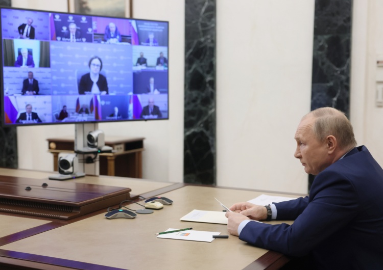 Putin dowodzi rosyjską armią jak... pułkownik?