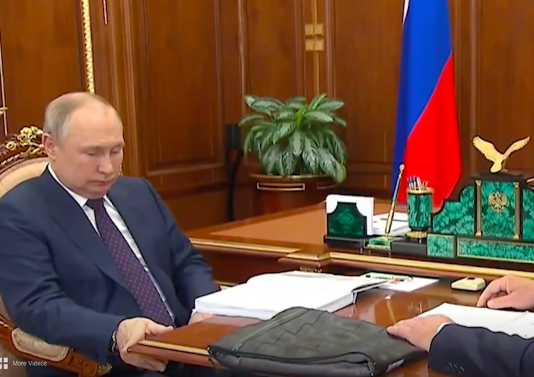  „Bełkocze i wygląda na oszołomionego”. To nagranie mówi wszystko o stanie zdrowia Putina