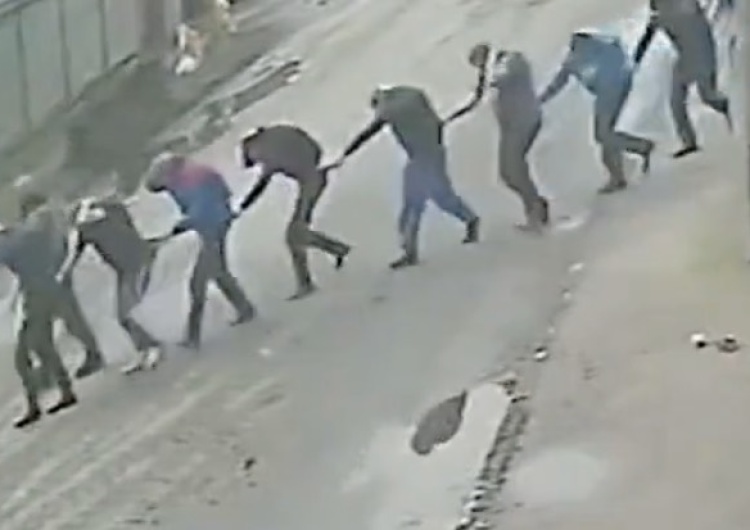  Kolejne dowody na ludobójstwo w Buczy? „New York Times” publikuje wstrząsające nagrania [WIDEO]