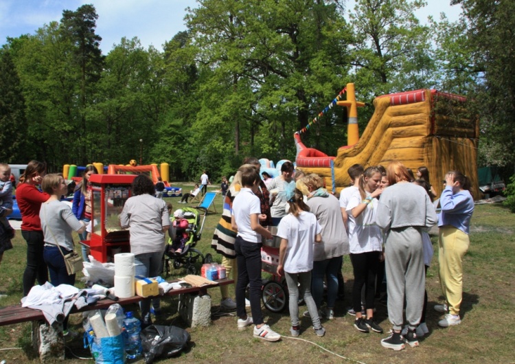 Piknik rodzinny w Spale