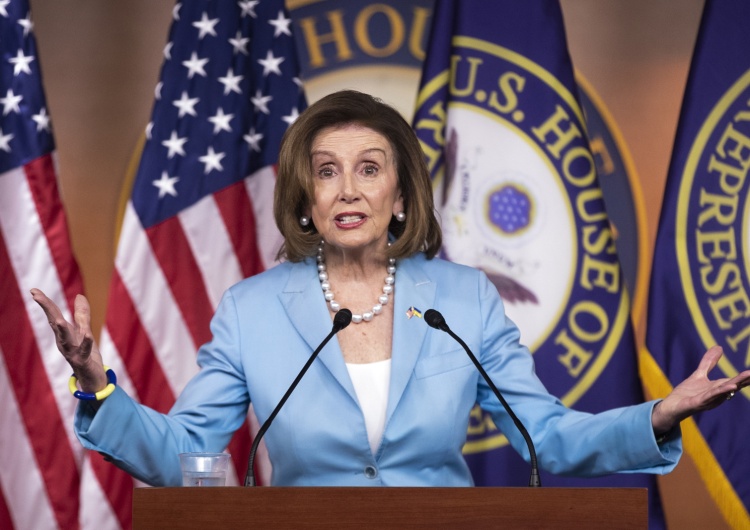 Nancy Pelosi Arcybiskup San Francisco zakazuje Nancy Pelosi przystępowania do Komunii św. 