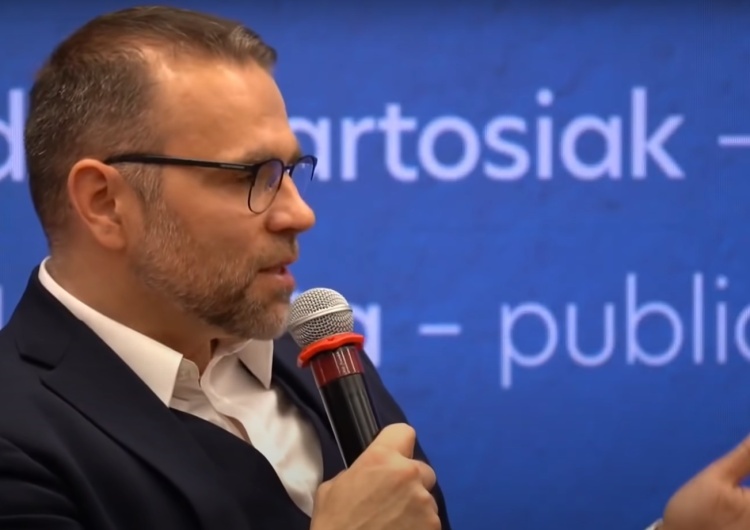dr Jacek Bartosiak Porozumienie udostępnia grafikę z… Jackiem Bartosiakiem. Twitter huczy od plotek