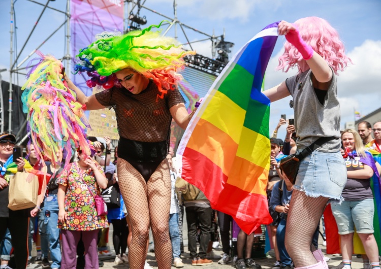 Brytyjskie media: Wiele ze stwierdzonych w Europie przypadków małpiej ospy ma związek z festiwalem LGBT na Wyspach Kanaryjskich
