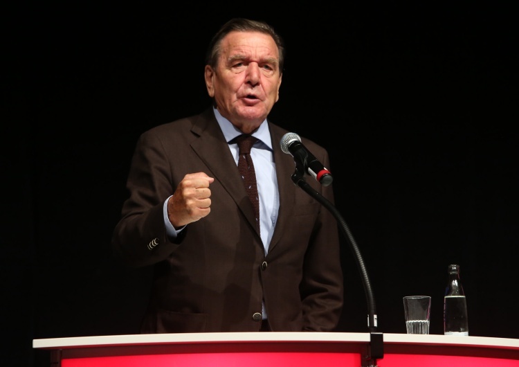 Były kanclerz RFN Gerhard Schroeder Schroeder odszedł z Rosnieftu, ale otrzymał od Rosjan nową ofertę