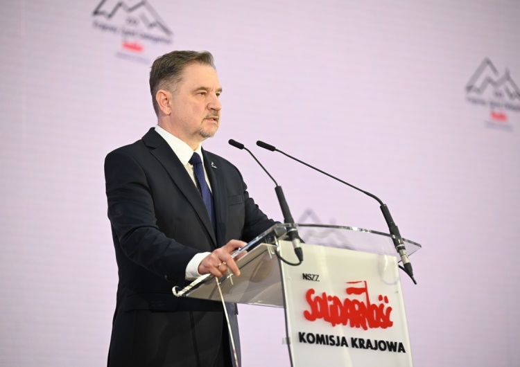 Przewodniczący NSZZ Solidarność Piotr Duda Piotr Duda: Solidarność się nie zmieniła. Nie mogliśmy patrzeć na to, jak ludobójca i bandyta Putin najechał na wolny, demokratyczny kraj