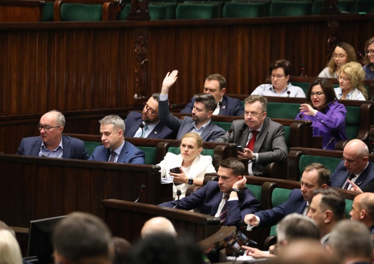 Opozycja atakowała Izbę Dyscyplinarną. Jak zagłosowała ws. jej likwidacji?