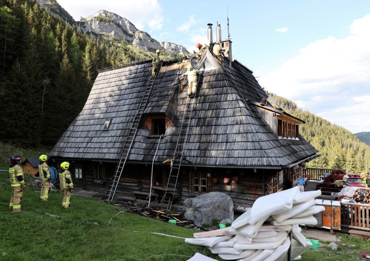 Płonie schronisko w Tatrach. Strażacy docierają na miejsce