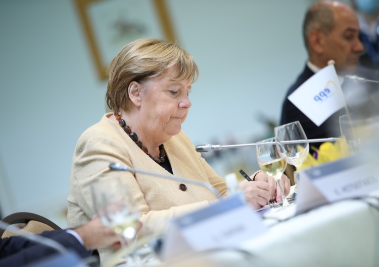 „Nigdy nie powinniśmy…” Merkel po raz pierwszy zabiera głos ws. inwazji Rosji na Ukrainę