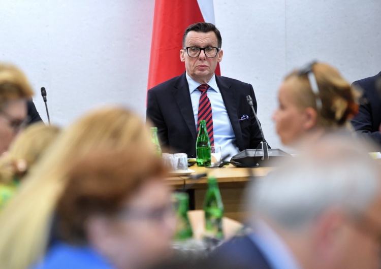 Jest głos sejmowej komisji ws. poprawek Senatu do noweli ustawy o Sądzie Najwyższym