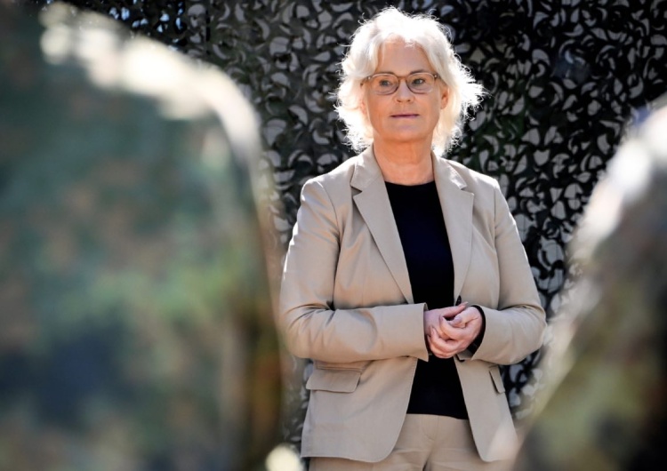 „Przekazaliśmy, co mogliśmy”. Szefowa MON Niemiec o wsparciu dla Ukrainy