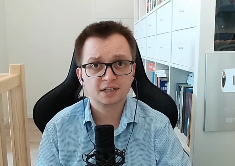  Macron niczym Judasz? Jarosław Wolski publikuje grafikę