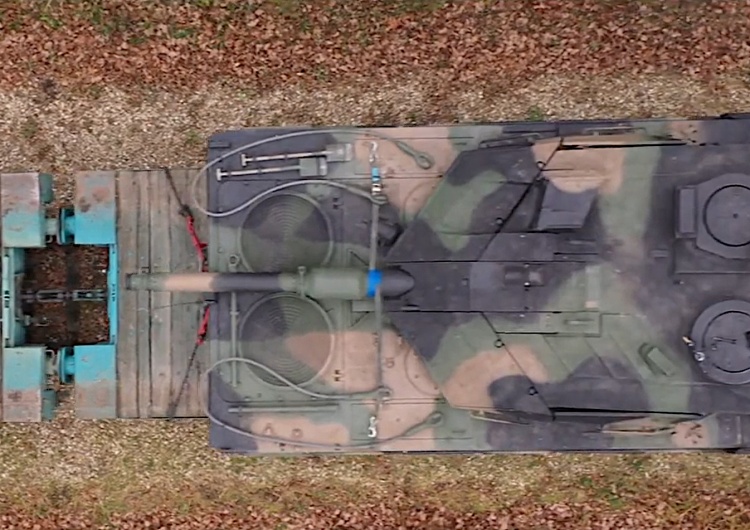 Czołg Leopard 2A5 Żelaznej Dywizji Ale czad! De Press nagrał piosenkę o Żelaznej Dywizji. Musicie tego posłuchać! #MuremZaPolskimMundurem