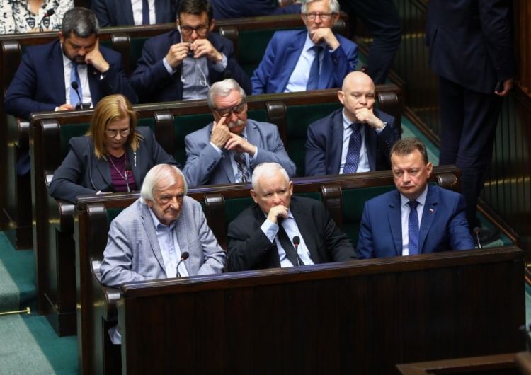  Złe wieści dla Prawa i Sprawiedliwości? Nowy sondaż CBOS