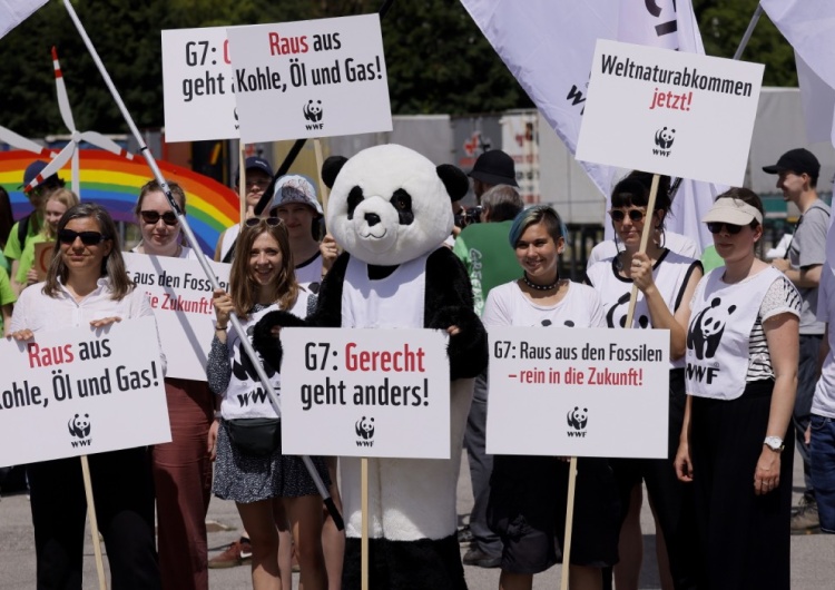 Protesty ekologów przed szczytem G7. Niemiecka szefowa MSW apeluje o „powstrzymanie się od przemocy”