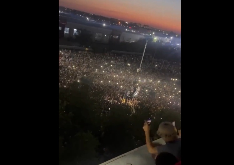 Gwałtowne protesty w Karakałpaku Gwałtowne protesty Karakałpaków. Stan wyjątkowy. Krew na ulicach [VIDEO]