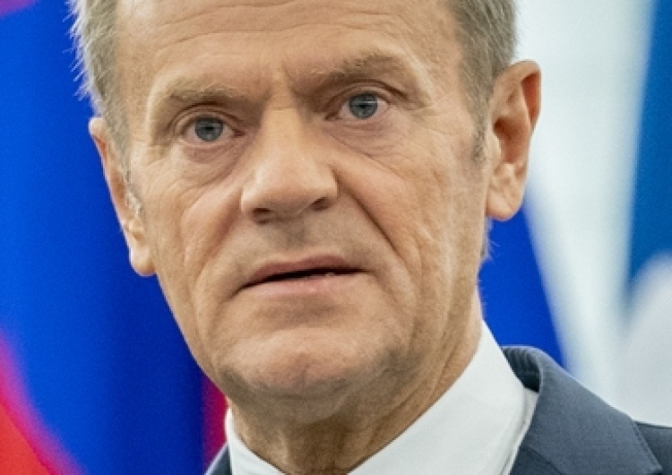 Donald  Tusk / fot. Wikipedia CC BY-SA 2.0 / European Parliament Tusk nazwał Johnsona „skandalistą”. „Żegnam się bez żalu”