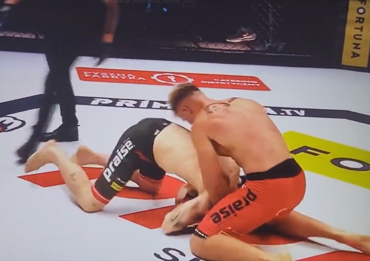 Jaś Kapela na Prime MMA 2 Przed walką przebrał się za księdza. Przeciwnik spuścił Jasiowi Kapeli srogi łomot [VIDEO]