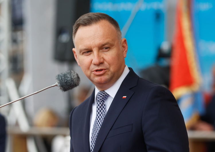 Prezydent RP Andrzej Duda Teraz przepraszają. Posłowie Lewicy uderzyli w Prezydenta RP nieprawdziwym zdjęciem. Sami oceńcie ile warte są te