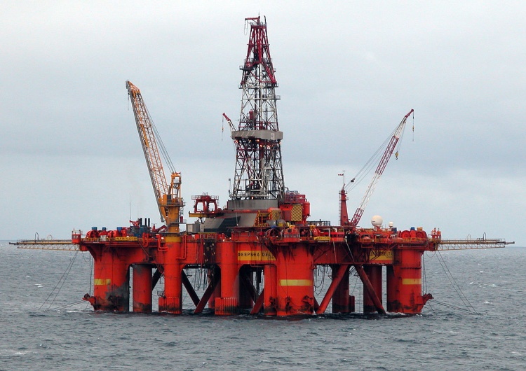 Platforma wiertnicza typu semi-sub: Deepsea Delta firmy Odfjell Drilling na Morzu Północnym 
