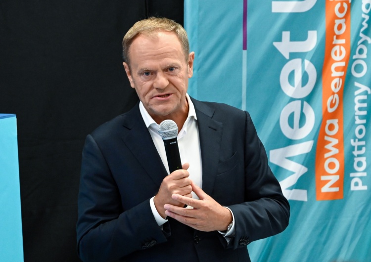Z. Kuźmiuk: Tusk zapowiada pilotaż 4-dniowego tygodnia pracy. On już testował 3,5- dniowy
