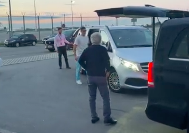  [WIDEO] Robert Lewandowski wrócił do Monachium bez rodziny. 