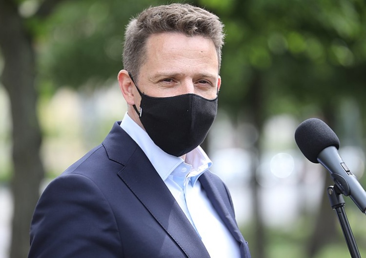 Trzaskowski znowu z koronawirusem. Oskarżenia w kierunku PiS