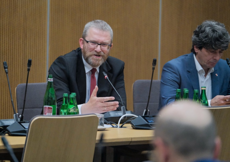 Nowe informacje ws. uchylenia immunitetu Grzegorza Brauna. Jest decyzja sejmowej komisji