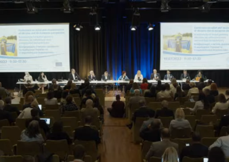 Konferencja na temat pomocy i odbudowy Ukrainy.