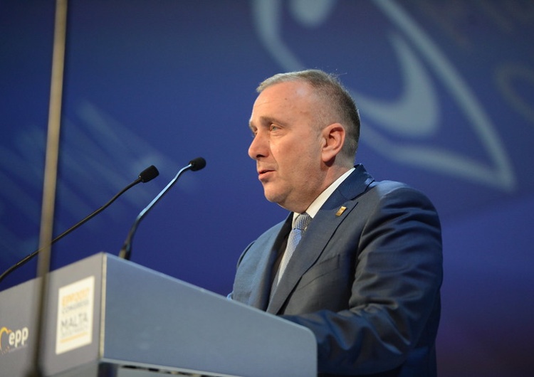 Grzegorz Schetyna Grzegorz Schetyna: najważniejsze jest dziś minimum programowe, by środowiska opozycyjne poszły do wyborów razem