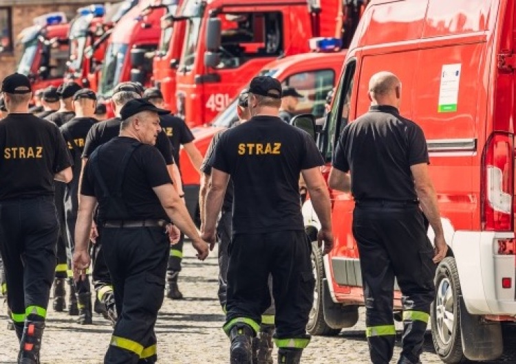 Zdjęcie ilustracyjne Godzina „W” w Poznaniu. Decyzją władz nie zawyły syreny. Okazuje się, że… strażacy uruchomili swoje