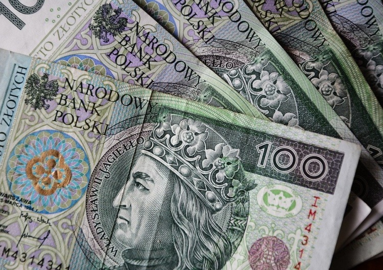 Banknoty stuzłotowe Złoty nareszcie się umocnił