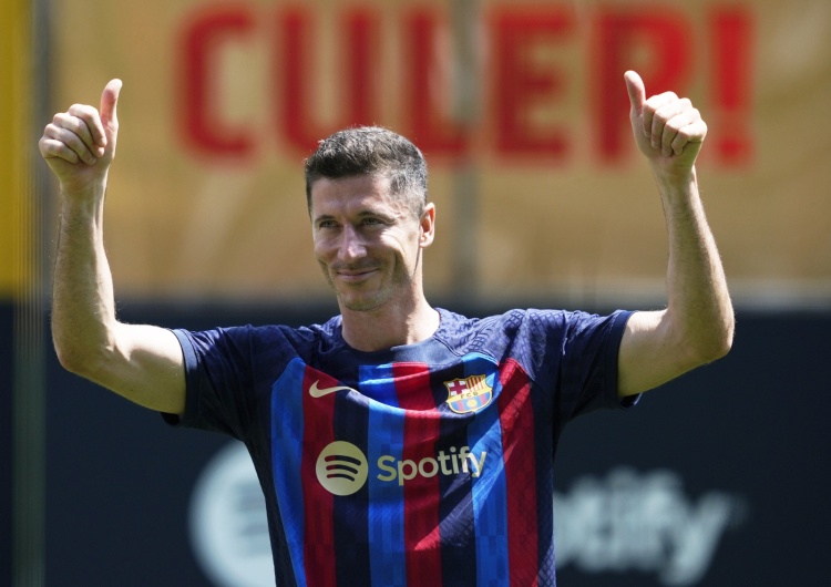  [NA ŻYWO] FC Barcelona wita Roberta Lewandowskiego. Tylko spójrzcie na numer na koszulce [WIDEO] 