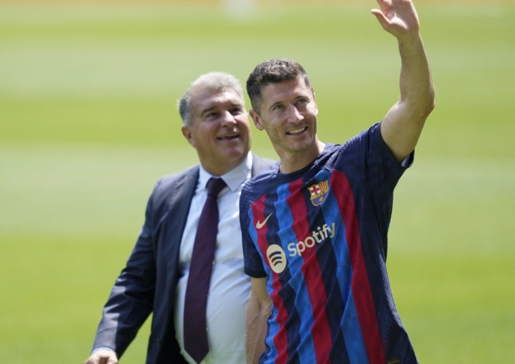 Robert Lewandowski Sensacyjne informacje. Lewandowski nie będzie mógł zagrać dla Barcelony?