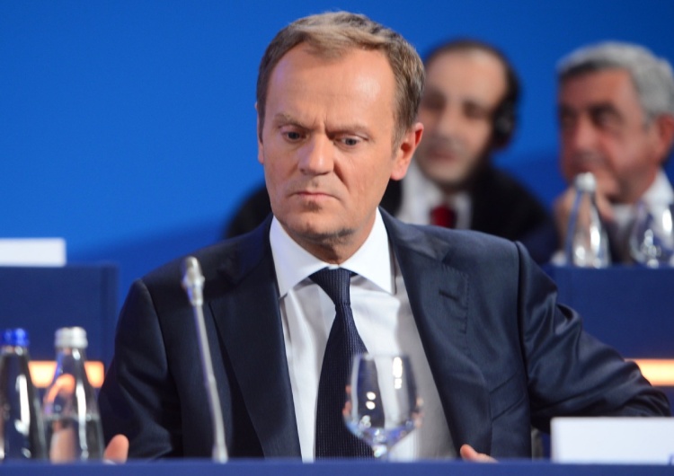 Donald Tusk Tusk ma powody do niezadowolenia? Spadek poparcia dla KO. Zobacz najnowszy sondaż