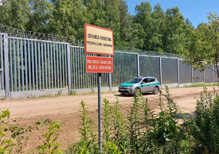 „Białoruskie służby specjalistycznymi narzędziami forsują zabezpieczenia na granicy”. Zaskakujące informacje