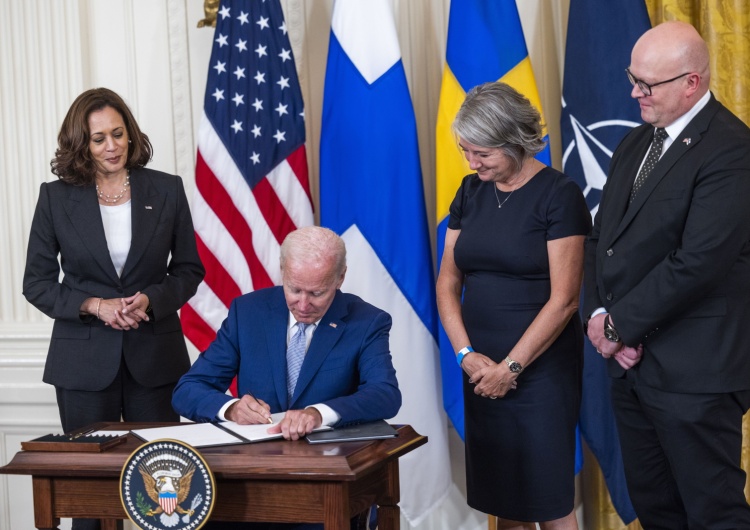 Biden podpisał protokoły akcesyjne wyrażające zgodę na przyjęcie Finlandii i Szwecji do NATO