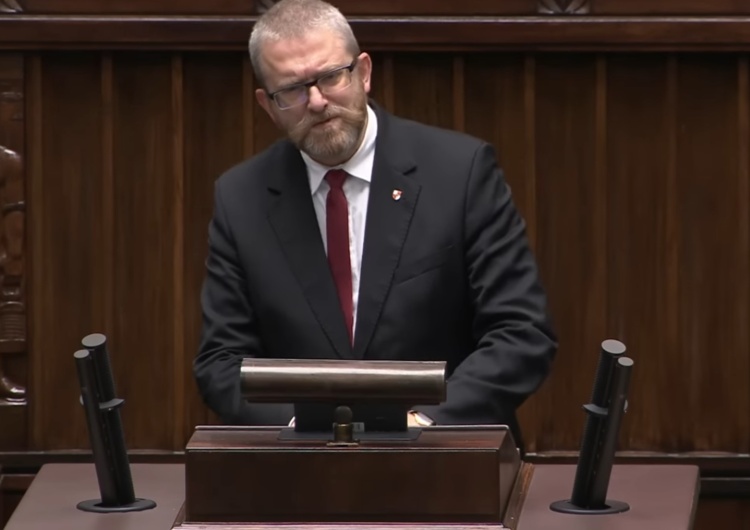 Dymisje. Niejasności finansowe. Kłopoty partii Brauna