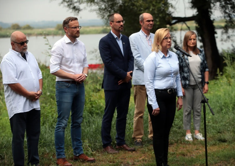 Minister Moskwa: Kontrole nie potwierdziły nielegalnych zrzutów do Odry