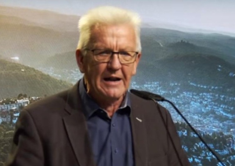 Winfried Kretschmann „Nie bierzcie tak często prysznica”. Niemiecki polityk wpadł na pomysł, jak oszczędzać