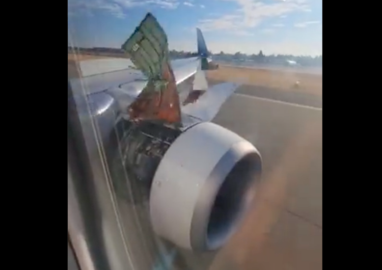  Chwile grozy na pokładzie samolotu. Silnik rozleciał się na oczach pasażerów [WIDEO] 