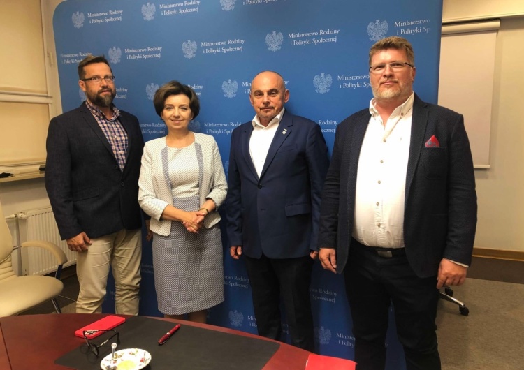 Więcej kontroli PIP w sklepach naruszających przepisy dot. handlu w niedziele! To efekt interwencji handlowej Solidarności